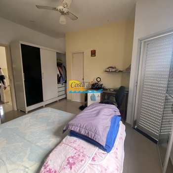 Sobrado em Praia Grande, bairro Sítio do Campo