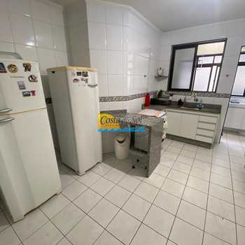 Apartamento em Praia Grande, bairro Guilhermina