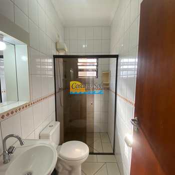 Sobrado em Praia Grande, bairro Guilhermina