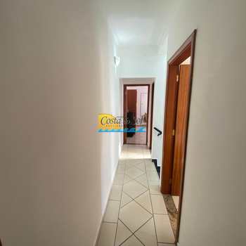 Sobrado em Praia Grande, bairro Guilhermina
