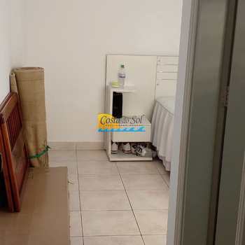 Apartamento em Praia Grande, bairro Guilhermina