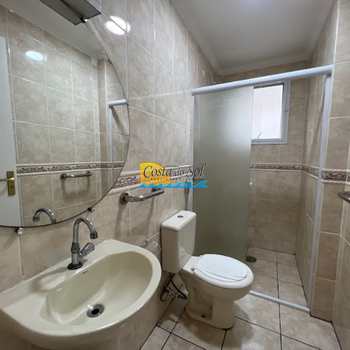 Apartamento em Praia Grande, bairro Guilhermina