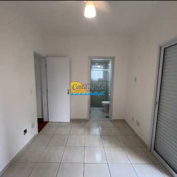 Apartamento em Praia Grande, bairro Guilhermina