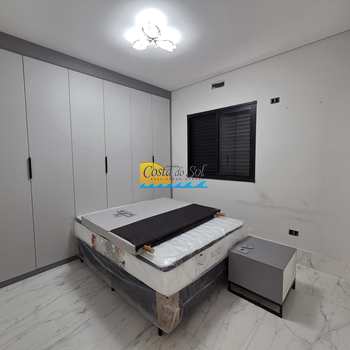 Casa em Praia Grande, bairro Caiçara