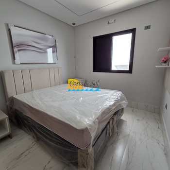 Casa em Praia Grande, bairro Caiçara
