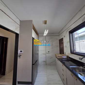 Casa em Praia Grande, bairro Caiçara