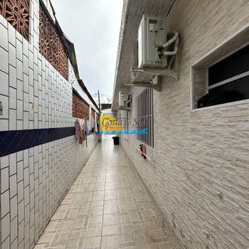Casa em Praia Grande, bairro Tupi