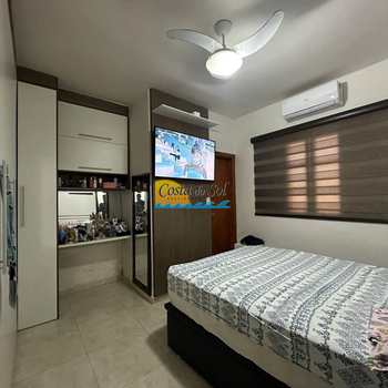 Casa em Praia Grande, bairro Tupi