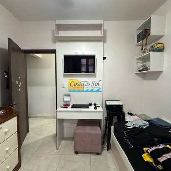 Casa em Praia Grande, bairro Tupi