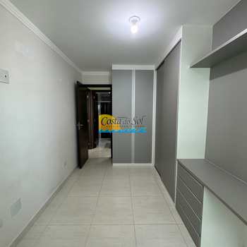 Casa em Praia Grande, bairro Caiçara