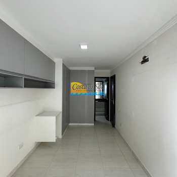 Casa em Praia Grande, bairro Caiçara