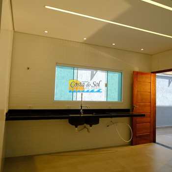 Casa em Praia Grande, bairro Solemar