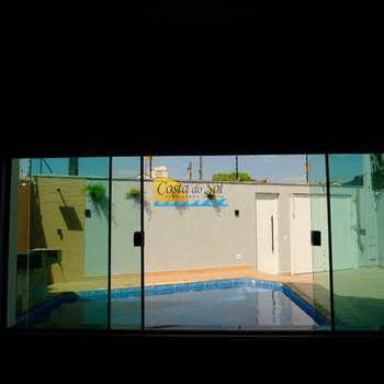 Casa em Praia Grande, bairro Solemar