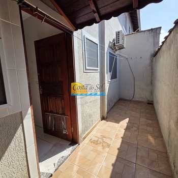 Casa em Praia Grande, bairro Samambaia