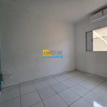 Casa em Praia Grande, bairro Samambaia