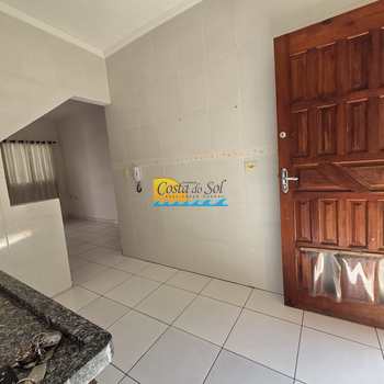 Casa em Praia Grande, bairro Samambaia