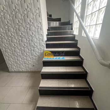 Sobrado em Praia Grande, bairro Boqueirão