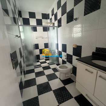 Sobrado em Praia Grande, bairro Boqueirão