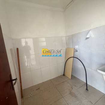 Sobrado em Praia Grande, bairro Boqueirão