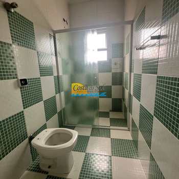 Sobrado em Praia Grande, bairro Boqueirão