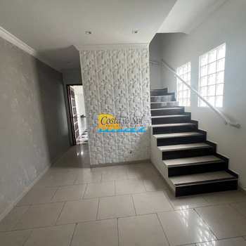 Sobrado em Praia Grande, bairro Boqueirão