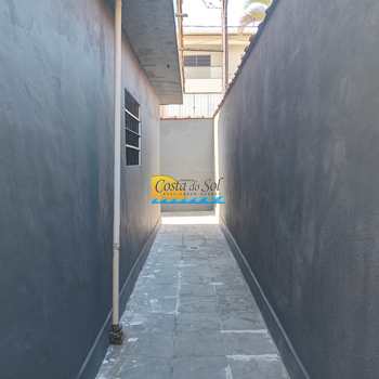 Casa em Praia Grande, bairro Balneário Maracanã