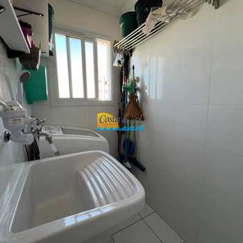 Apartamento em Praia Grande, bairro Guilhermina