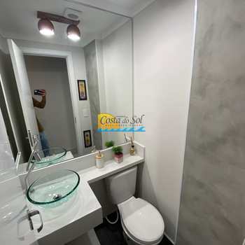 Apartamento em Praia Grande, bairro Guilhermina