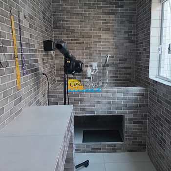 Apartamento em Praia Grande, bairro Guilhermina