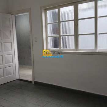 Casa em Praia Grande, bairro Anhanguera