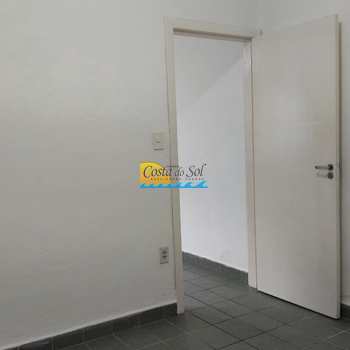 Casa em Praia Grande, bairro Anhanguera