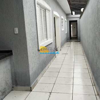 Casa em Praia Grande, bairro Anhanguera