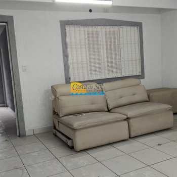 Casa em Praia Grande, bairro Anhanguera