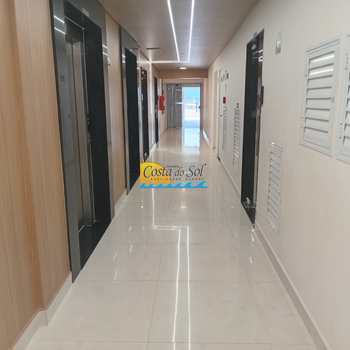 Apartamento em Praia Grande, bairro Caiçara