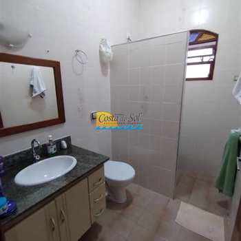 Casa em Praia Grande, bairro Caiçara