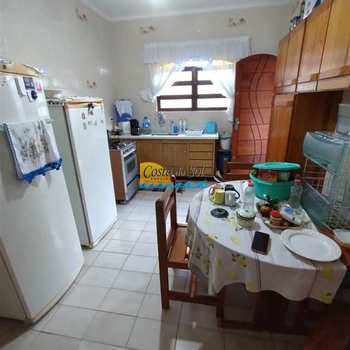 Casa em Praia Grande, bairro Caiçara