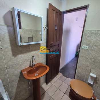 Casa em Praia Grande, bairro Mirim