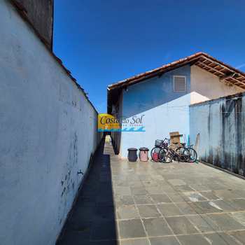 Casa em Praia Grande, bairro Mirim