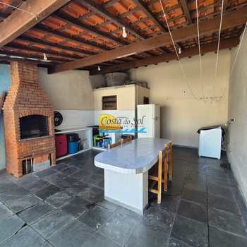 Casa em Praia Grande, bairro Mirim