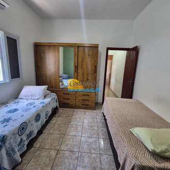 Casa em Praia Grande, bairro Mirim