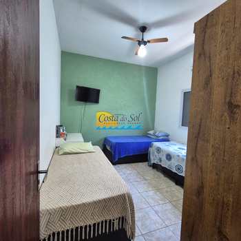 Casa em Praia Grande, bairro Mirim