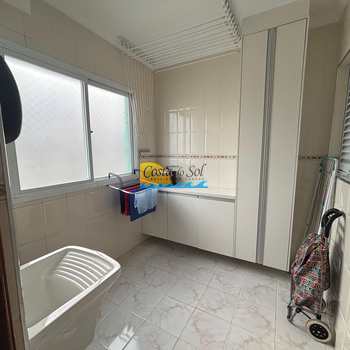 Apartamento em Praia Grande, bairro Guilhermina