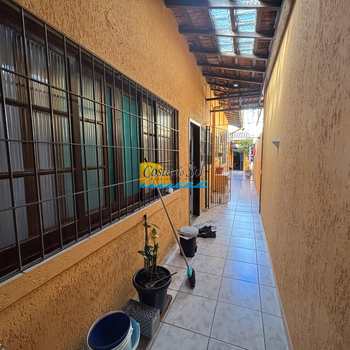 Casa em Praia Grande, bairro Guilhermina