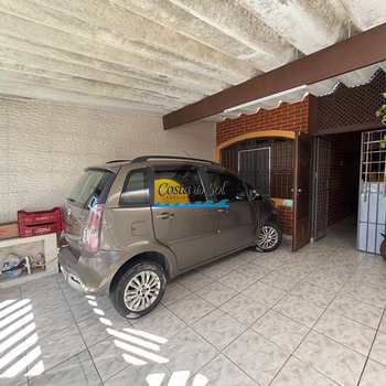 Casa em Praia Grande, bairro Guilhermina