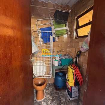 Casa em Praia Grande, bairro Guilhermina