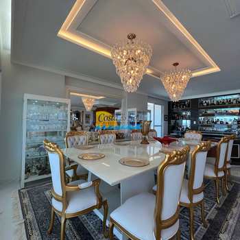 Apartamento em Praia Grande, bairro Canto do Forte