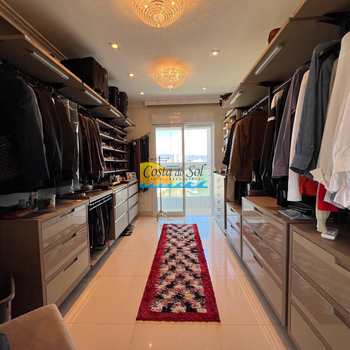 Apartamento em Praia Grande, bairro Canto do Forte