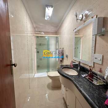 Apartamento em Praia Grande, bairro Canto do Forte