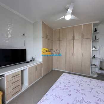 Apartamento em Praia Grande, bairro Canto do Forte