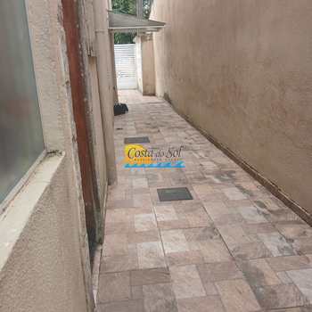 Casa em Praia Grande, bairro Mirim